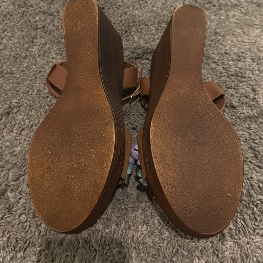 Unique shoes - Picture 4 of 5